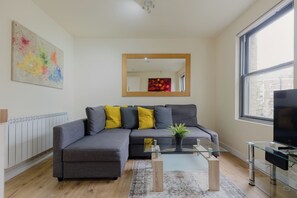 Unclassified image, 3 of 18, button - Inviting 1BD Flat in the Heart of East London (Greater London)