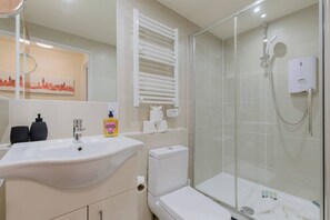 Suihku, hiustenkuivaaja