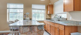 Pet the Sheep! Rural & Spacious Polk City Retreat