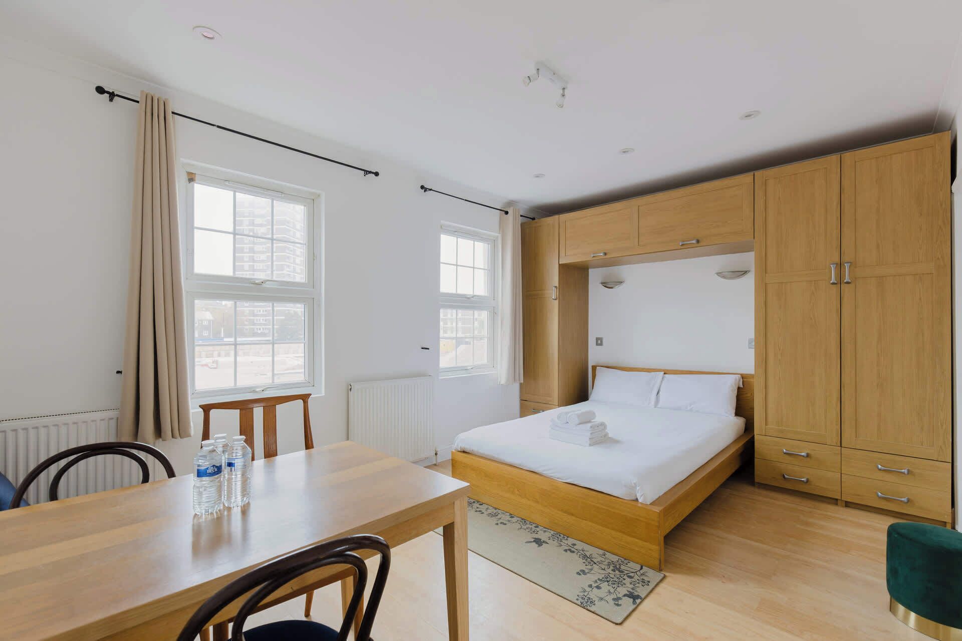 1 chambre, fer et planche à repasser, accès Internet, draps fournis