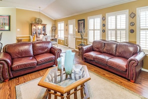 House (3 Bedrooms) | Interior - Family Home Near I-80 in Suburban Dallas Sidekick (Forney)