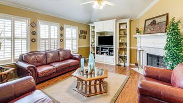 House (3 Bedrooms) | Front of property