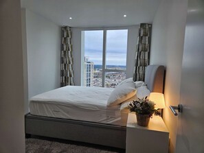 1 bedroom, iron/ironing board, internet, bed sheets
