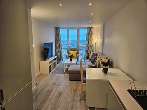 TV - Stylish 1BDR Flat with 24hr Concierge East Croydon (Greater London)