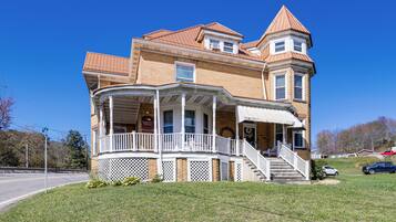 منزل (6 Bedrooms) | المنشأة من الداخل