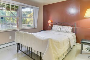 House (4 Bedrooms) | Interior - Hike, Ski & Explore: Otisville Retreat w/ Yard! (Otisville)