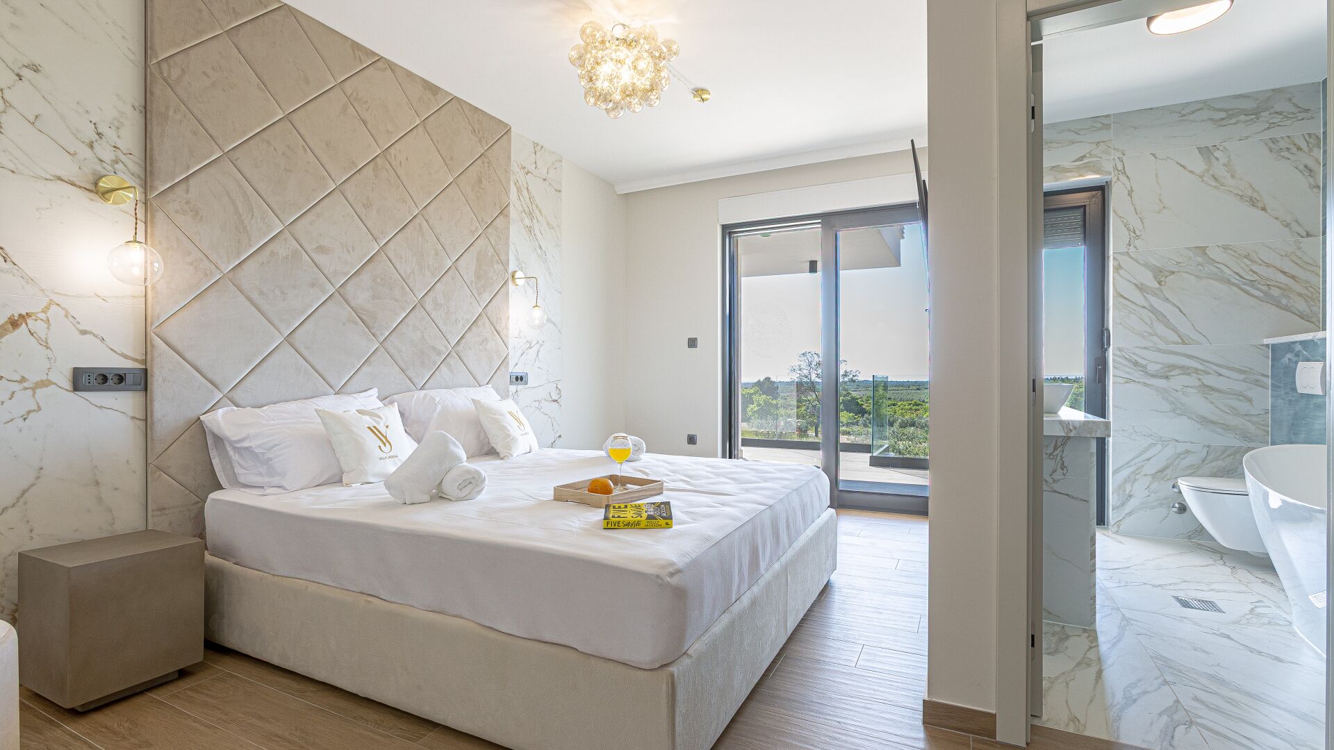 4 chambres, fer et planche à repasser, Wi-Fi gratuit, draps fournis