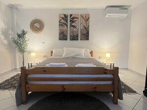 2 chambres, fer et planche à repasser, Wi-Fi, draps fournis