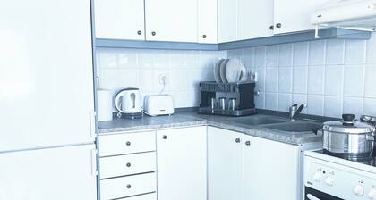 Jacques Boutique Suite – Spacious 2-Bedroom Apartment with Large Outdoor & BBQ