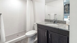 公寓, 2 間臥室, 2 間浴室 (2 Bedrooms) | 浴室 | 浴缸、免費梳洗用品、風筒、提供毛巾
