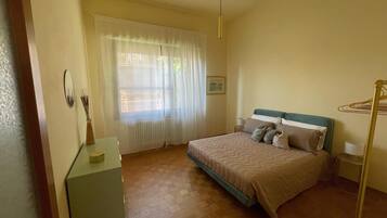 2 camere, ferro/asse da stiro, Wi-Fi gratuito, lenzuola