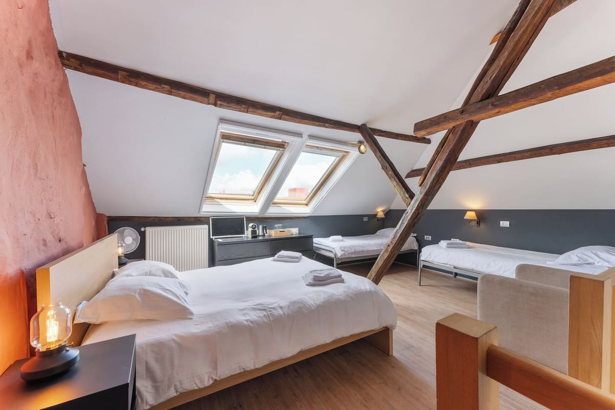 Familie vierpersoonskamer | Gratis babybedden, gratis wifi, beddengoed