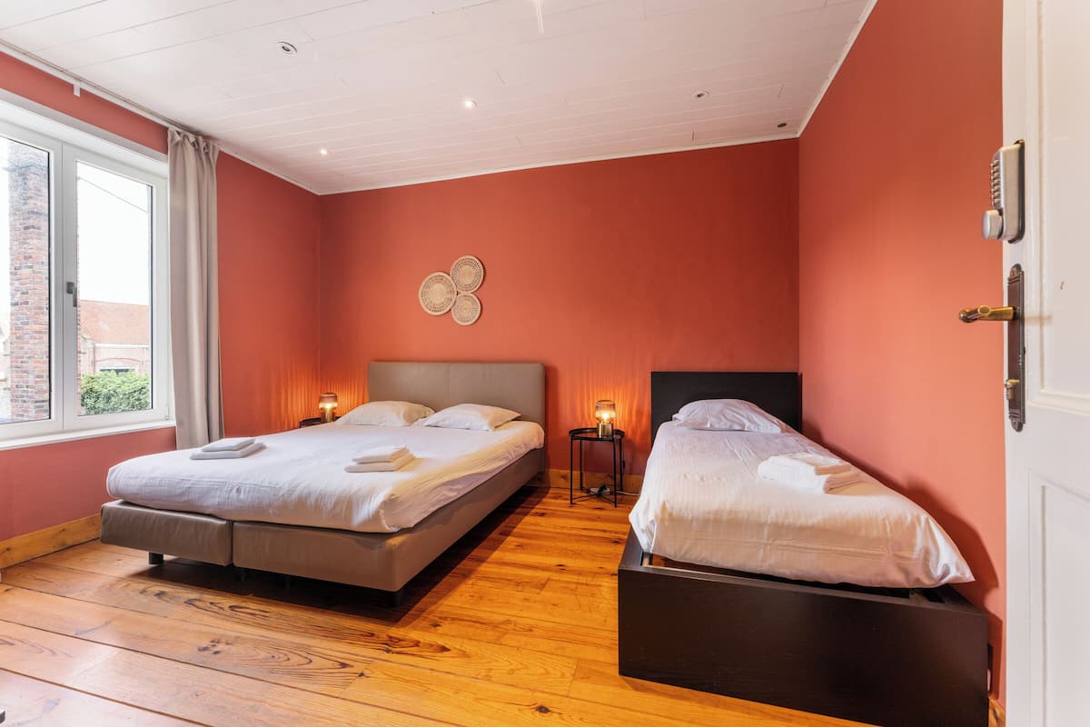 Economy driepersoonskamer | Gratis babybedden, gratis wifi, beddengoed