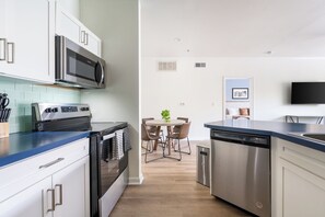 Apartment (1 Bedroom) | Private kitchen - Landing Apartments - Corpus Christi (Corpus Christi)