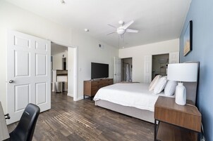 2 habitaciones, decoración personalizada y muebles diferentes