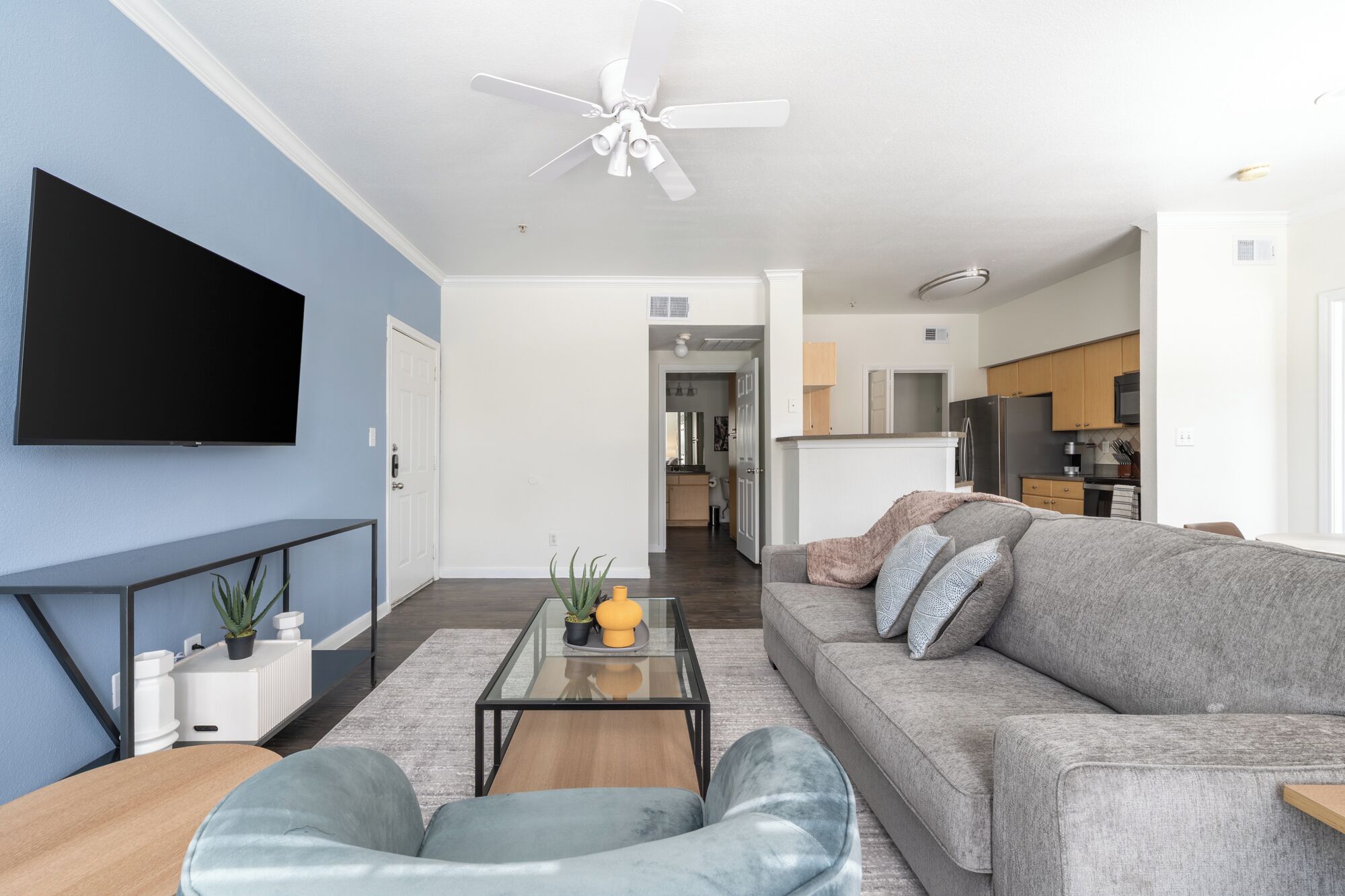 Appartement (2 Bedrooms) | Aire de séjour | Téléviseur de 50 po avec télévision numérique