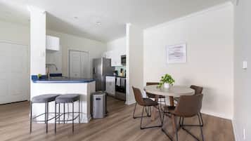 Appartement (1 Bedroom) | Cuisine privée | Réfrigérateur, cafetière-théière
