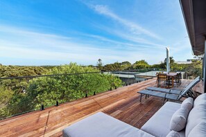 Outdoor dining - Sweeping Peninsula Views (Rye)