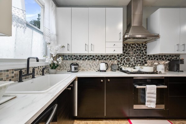 Microwave, oven, stovetop, dishwasher