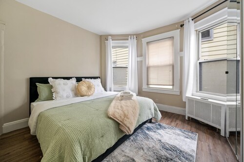 5 minute to the Newark liberty airport-Soothing 2-bedroom apartment in Elizabeth