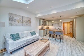 Departamento estándar, 1 habitación, para no fumadores | Área de sala de estar