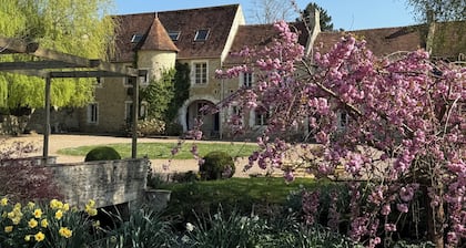 Coeur de Combray, sleeps 44 with pool & function space set in beautiful gardens