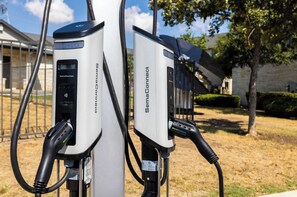 Electric vehicle-charging station -  Landing Apartments San Antonio near Far West Side (San Antonio)