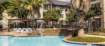  Landing Apartments San Antonio near Far West Side