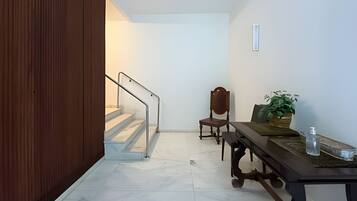 Basic Apartment | Interior