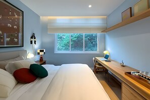 In-room safe, blackout curtains, iron/ironing board, free WiFi - Ipanema | Duplex no melhor local do bairro, 4 quartos, 5 min da Praia - por Casapē Rio (Rio de Janeiro)