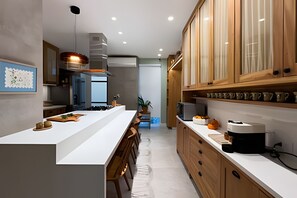 Private kitchen - Ipanema | Duplex no melhor local do bairro, 4 quartos, 5 min da Praia - por Casapē Rio (Rio de Janeiro)