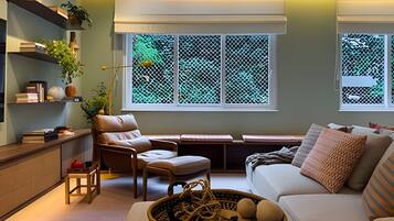 Basic Apartment | Living area