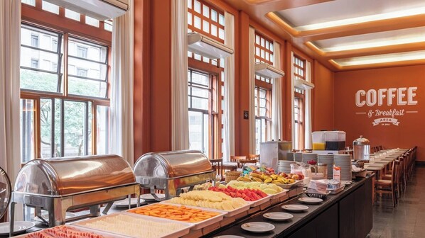 Dining - Stylish Executive Twin Room in São Paulo Centro w/ Gym, Parking + Restaurant (São Paulo)