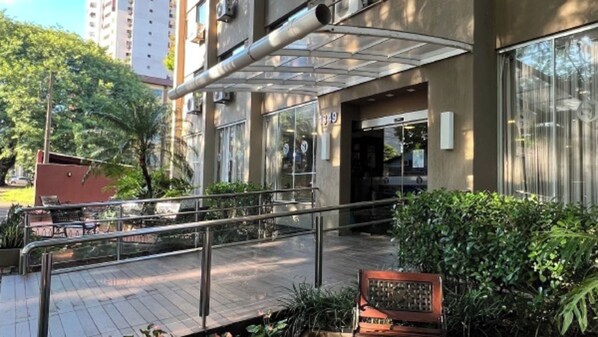 Exterior detail - Comfy Executive Stay in São Paulo w/ Gym, Business Center + Breakfast Included (São Paulo)