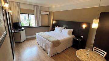 3 quartos, Wi-Fi de cortesia, roupa de cama