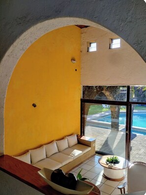 Living area - Modern Minimalist Home. Perfect for relaxing and waking up to the sound of birds singing. (Tlayacapan)
