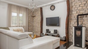 TV - Villa Old House - Makarska by Villas Guide (Lokvicici)