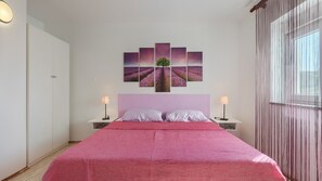 Strykejern/-brett, wi-fi (inkludert) og sengetøy