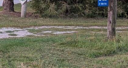 Secluded Woodland Retreat Near Starved Rock Park 4 Bedroom Home