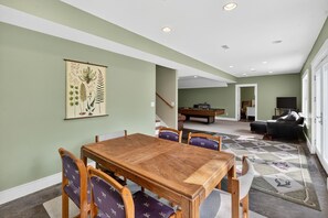 Rumah, 4 kamar tidur | Interior