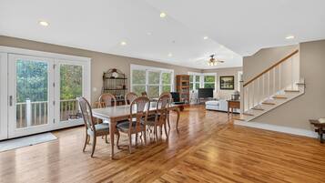 House, 4 Bedrooms | Interior