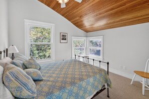 House, 4 Bedrooms | 4 bedrooms, free WiFi - Secluded Woodland Retreat Near Starved Rock Park 4 Bedroom Home (Ottawa)