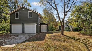 House, 4 Bedrooms | Exterior