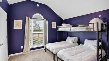 House, 3 Bedrooms | 3 bedrooms, laptop workspace, iron/ironing board, free WiFi