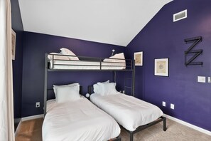 House, 3 Bedrooms | 3 bedrooms, laptop workspace, iron/ironing board, free WiFi