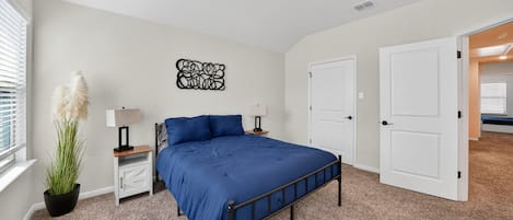 Duplex, 3 quartos | 3 quartos, espaço de trabalho para notebook