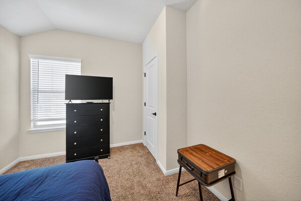 Duplex, 3 Bedrooms | 3 bedrooms, laptop workspace, iron/ironing board, free WiFi