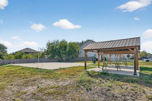 Duplex, 3 Bedrooms | Outdoor dining - Cozy 3br In Gated Community Near Jbsa & Seaworld 3 Bedroom Duplex (San Antonio)