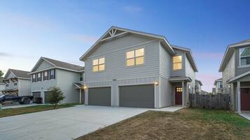 Duplex, 3 Bedrooms | Exterior