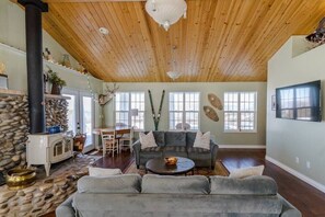 独立别墅, 3 间卧室 | 起居区 | 智能电视